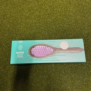 Hair straightening brush